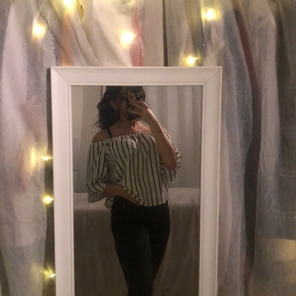 White and black off the shoulder top - Picture 2 of 2